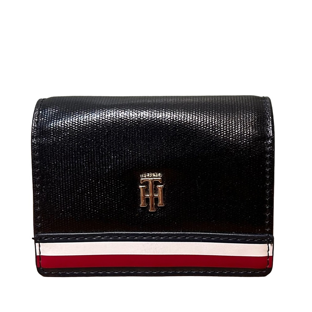 Tommy Hilfiger Wallet and Wristlet Bundle